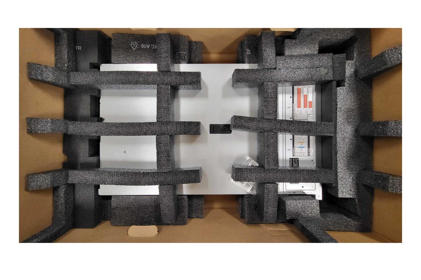 Dell PowerEdge R750 Server 2x Gold 6330 2.0GHz 28 Cores 128GB RAM H745 2x 2TB SSD